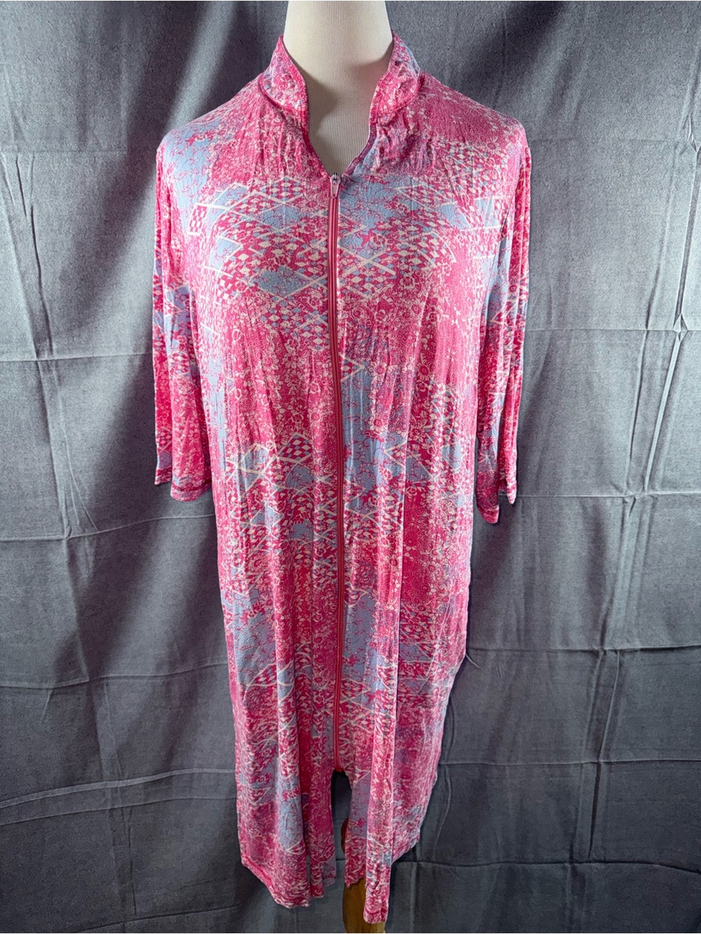 3166-Women’s Pink Printed Zip-Front Lounge Robe
